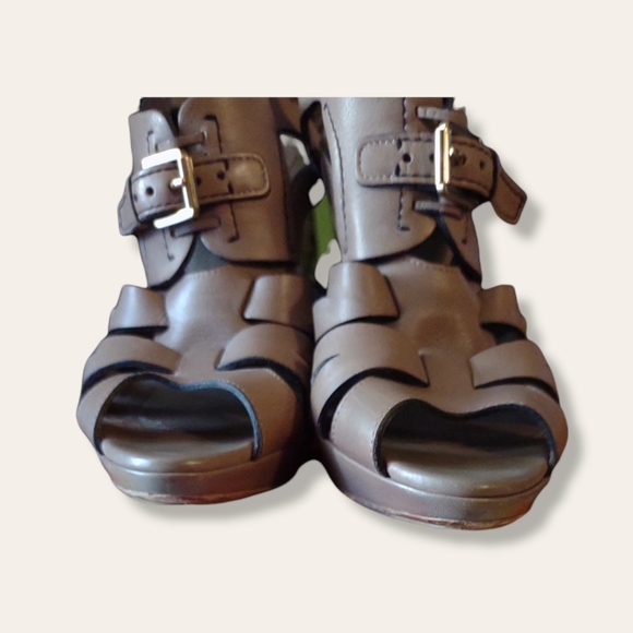 DIOR Ultimate Strappy Slingback Sandals - Picture 4 of 7